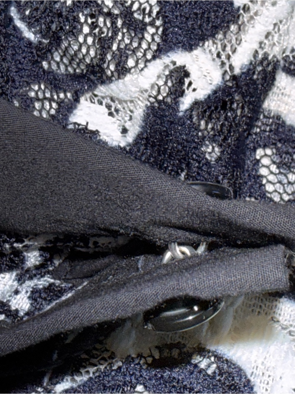 Anne Fontaine Bold Navy & White Lace Pattern Tank and Blouse Set - Picture 9 of 16